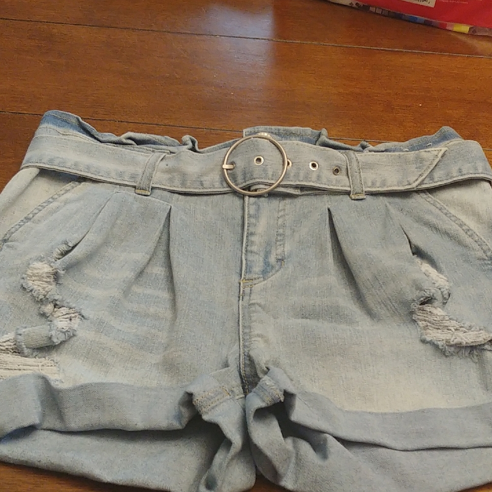 Women's Denim Shorts with Belt